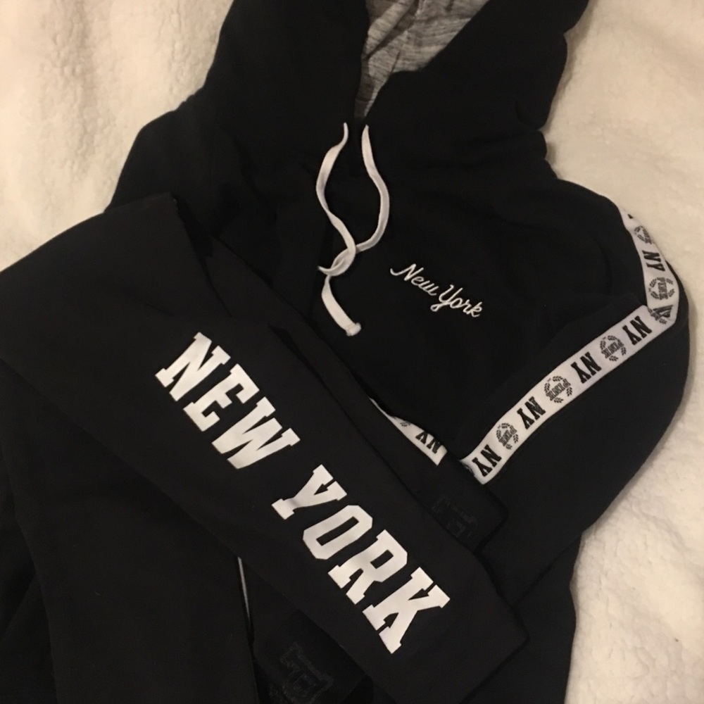 Victoria Secret PINK NY outfit